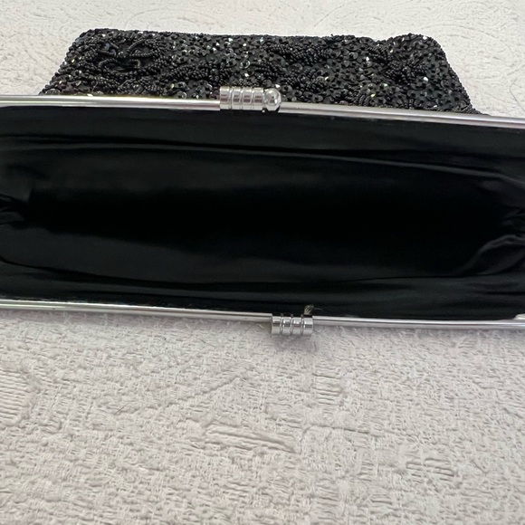 Vintage sequin, beads and satin clutch - Picture 4 of 4